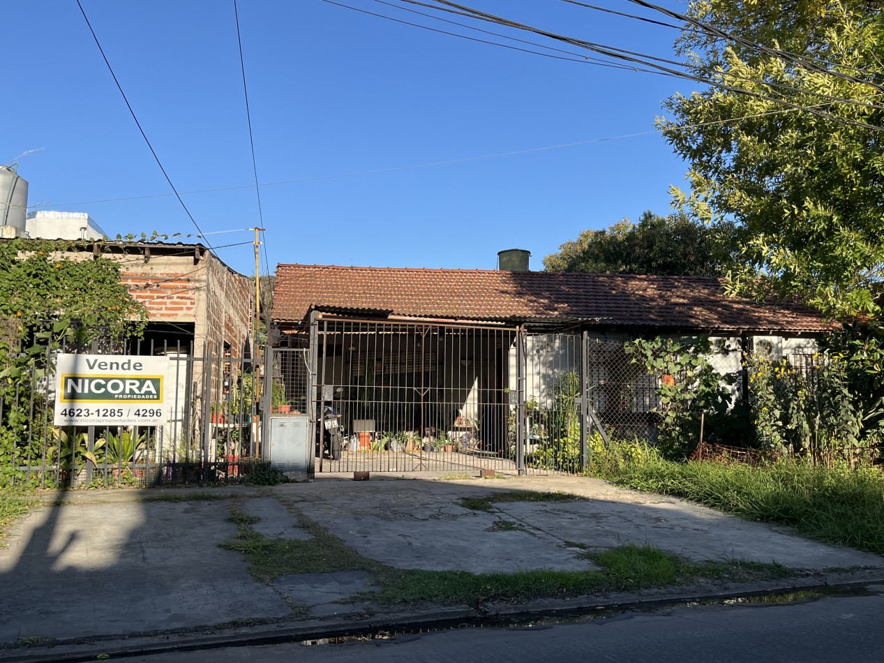 Casa a mejorar y depto. a terminar