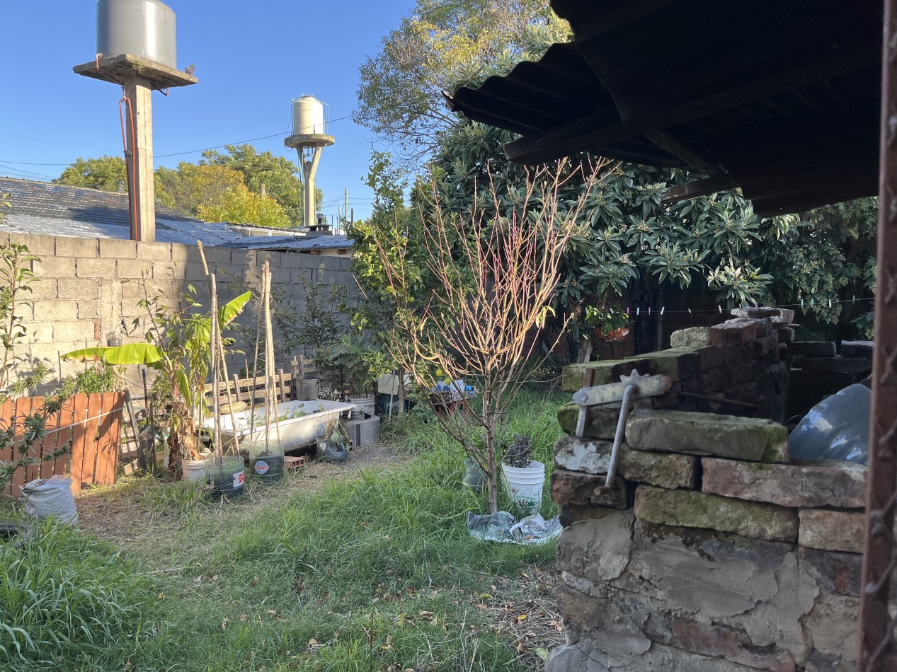 Casa a mejorar y depto. a terminar