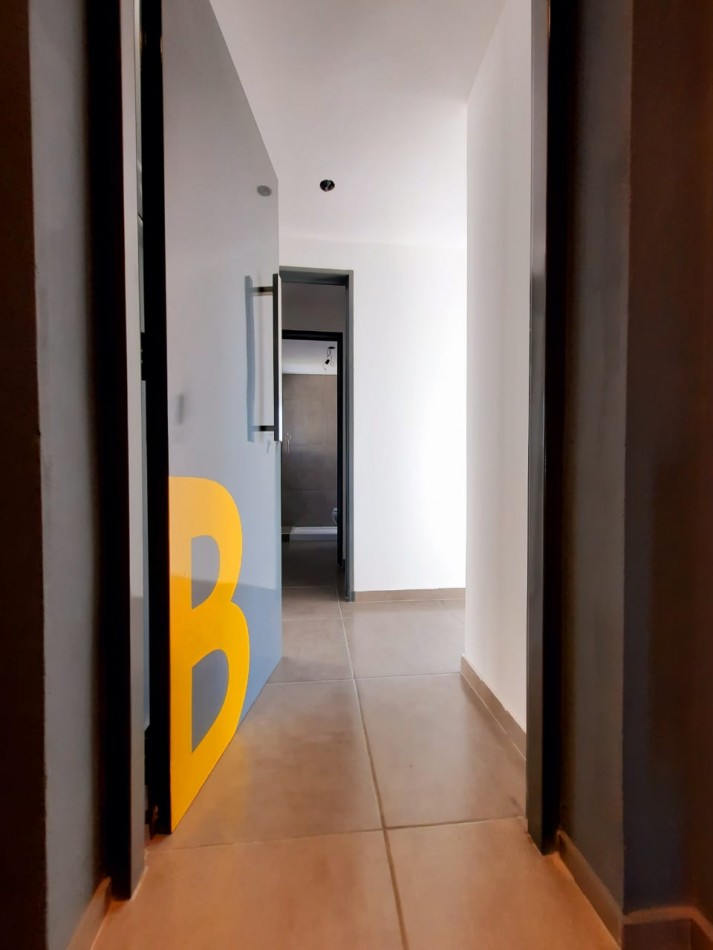 Departamento semipiso con cochera 