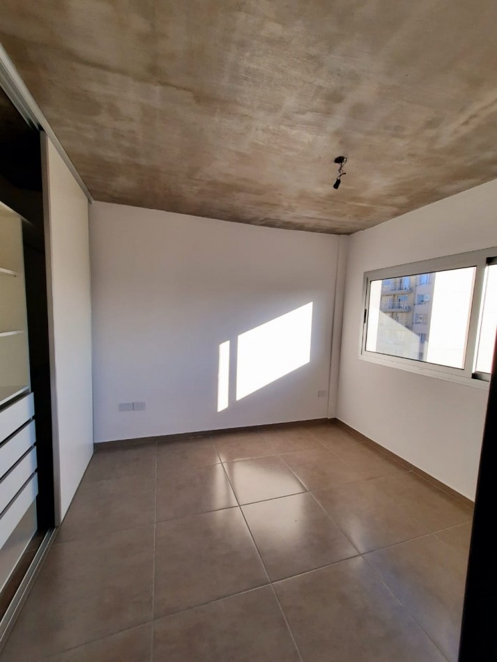 Departamento semipiso con cochera 