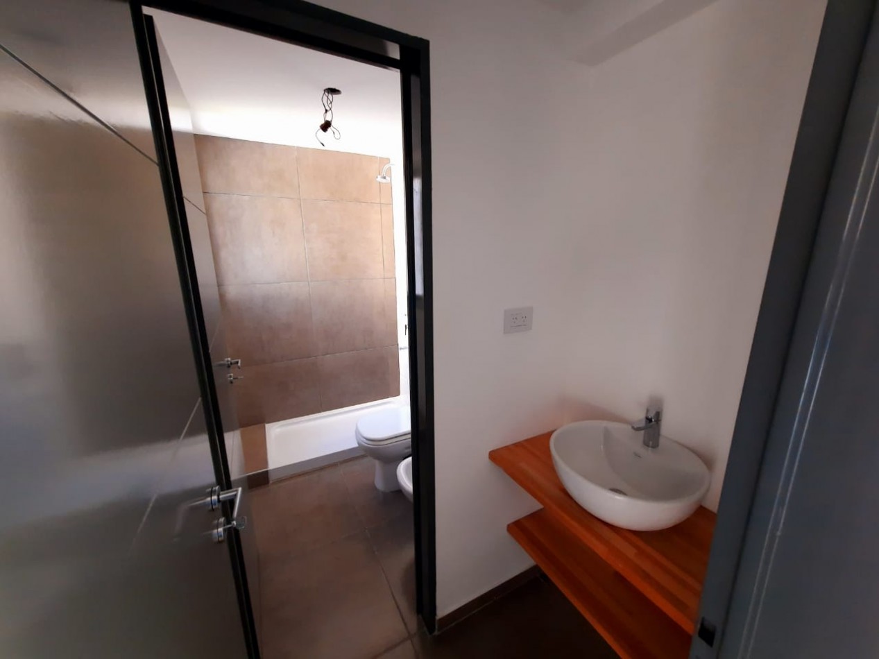 Departamento semipiso con cochera 