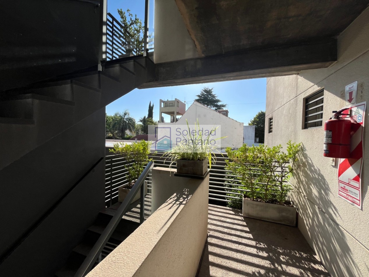 Departamento en Venta - 3 Ambientes con 2 Cocheras | Castelar Norte