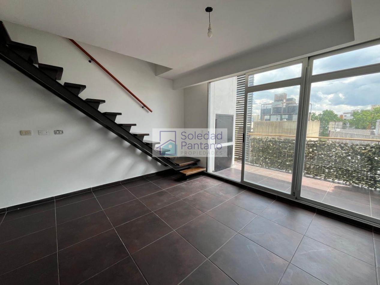 Departamento Tipo Duplex 3 Ambientes C/cochera - Castelar Sur