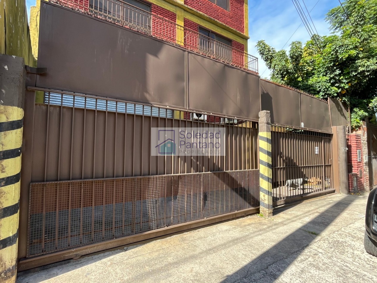 Deposito en zona industrial en alquiler