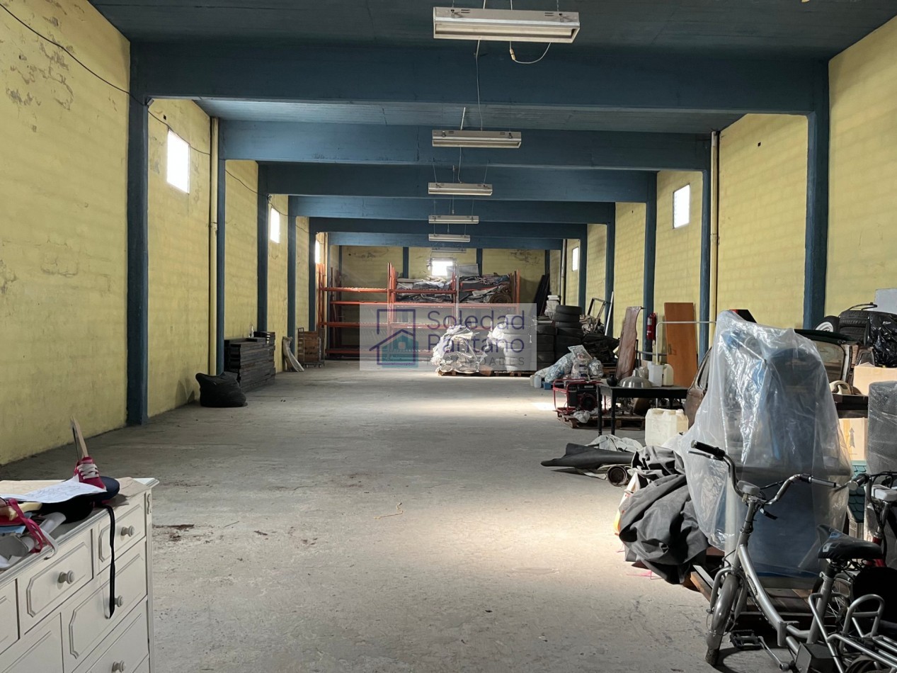 Deposito en zona industrial en alquiler