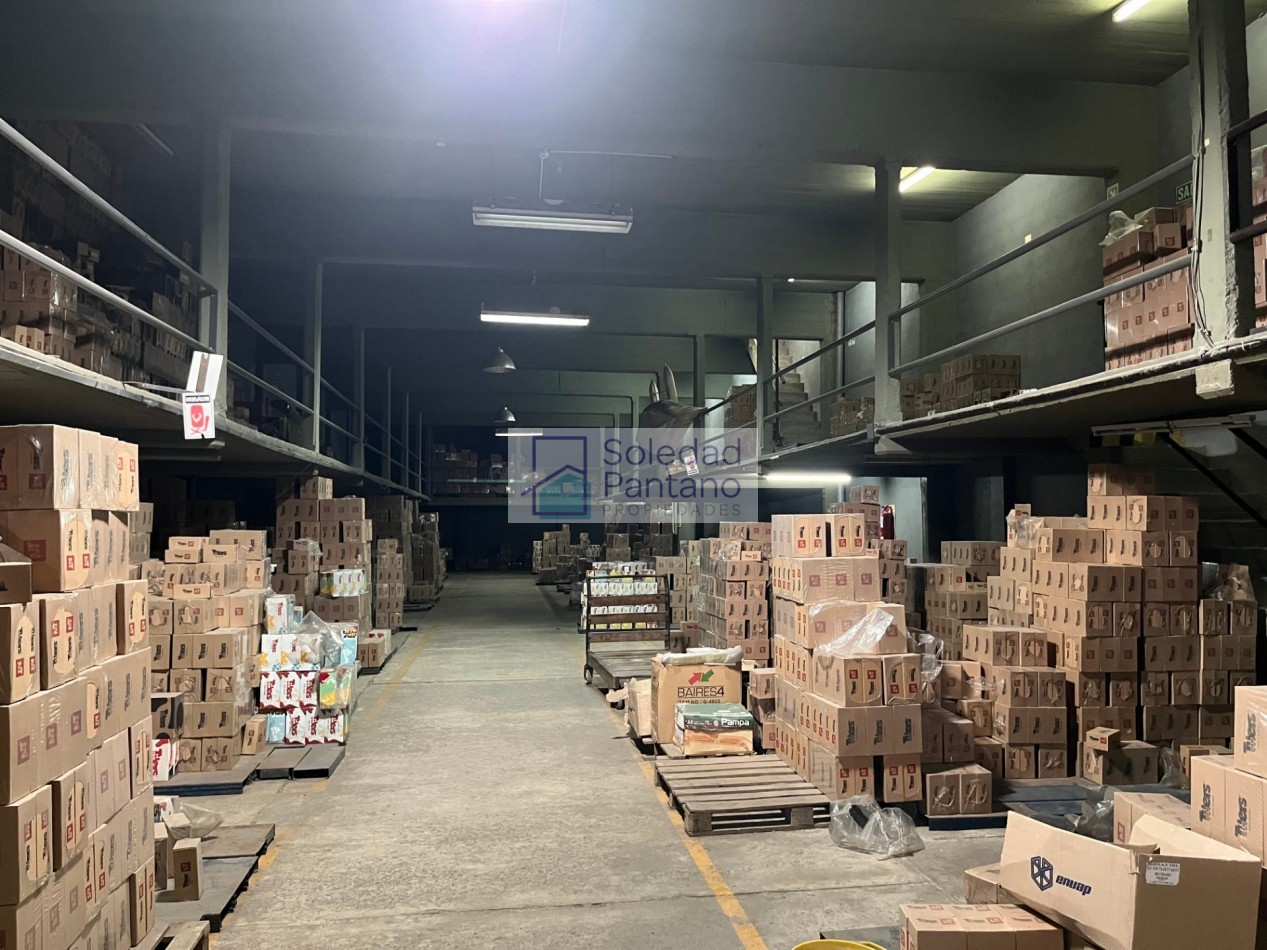 Deposito en zona industrial en alquiler