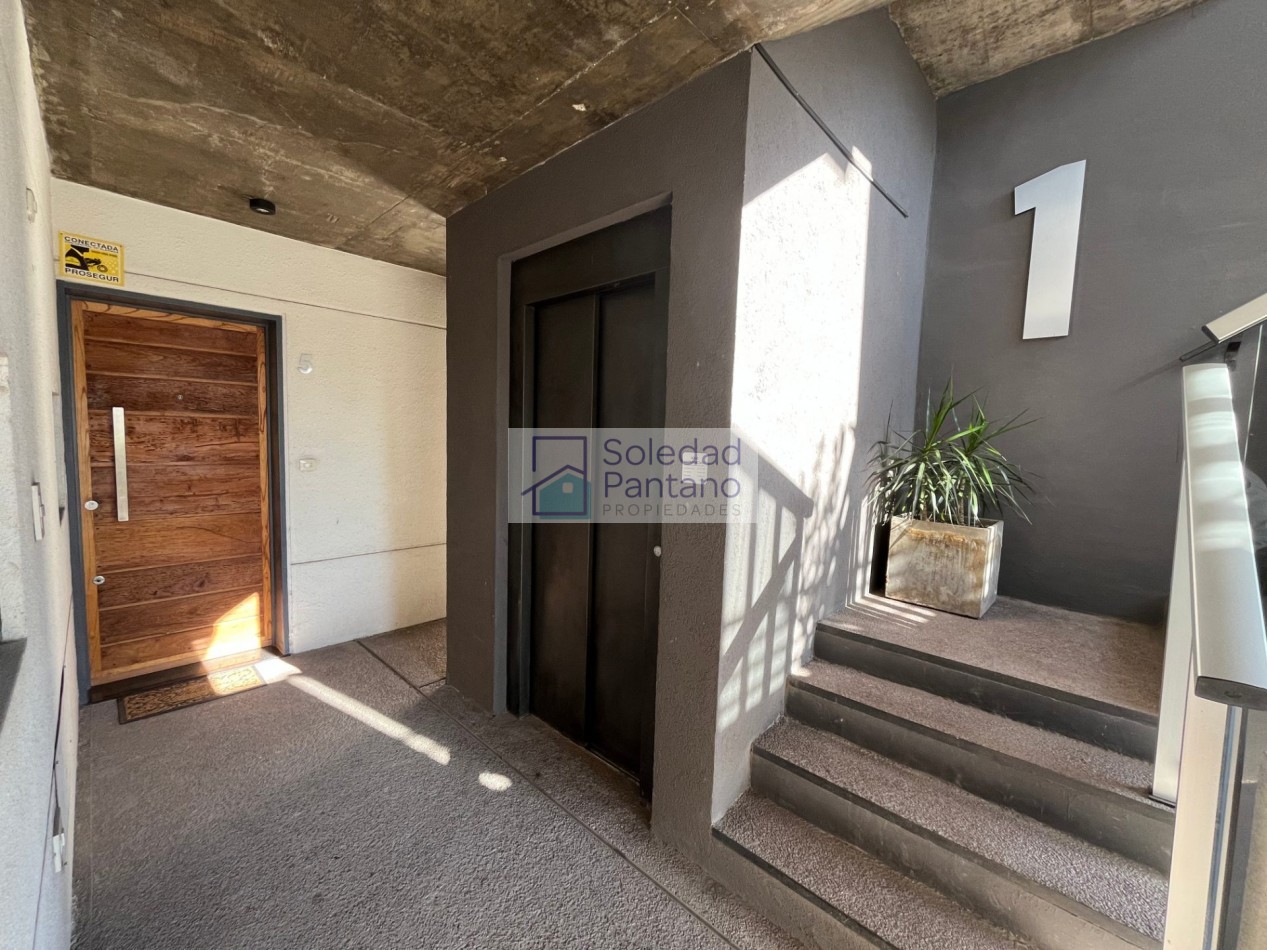 Departamento en Venta - 3 Ambientes con 2 Cocheras | Castelar Norte