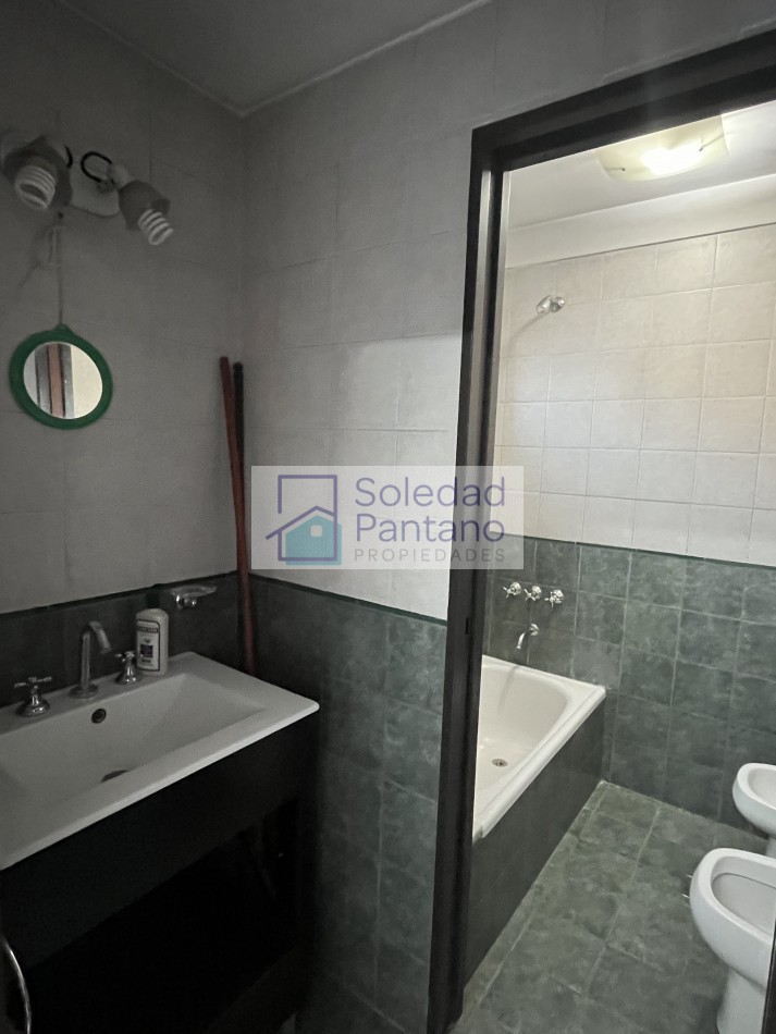 Departamento primer piso por escalera