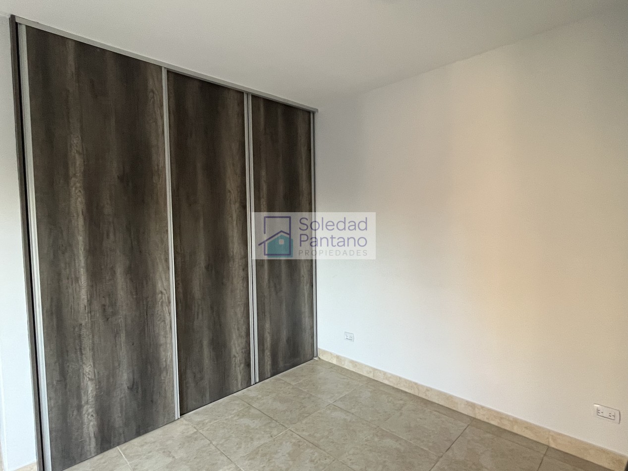 Departamento primer piso por escalera