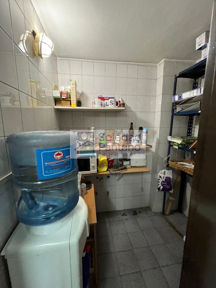 Deposito en zona industrial en alquiler