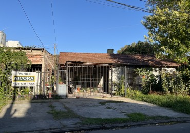 Casa a mejorar y depto. a terminar
